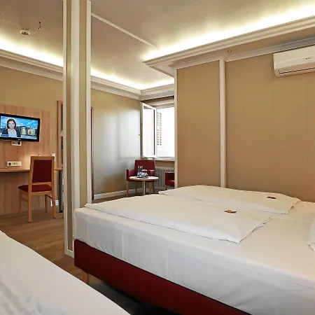 Danner 3* 라인펠덴